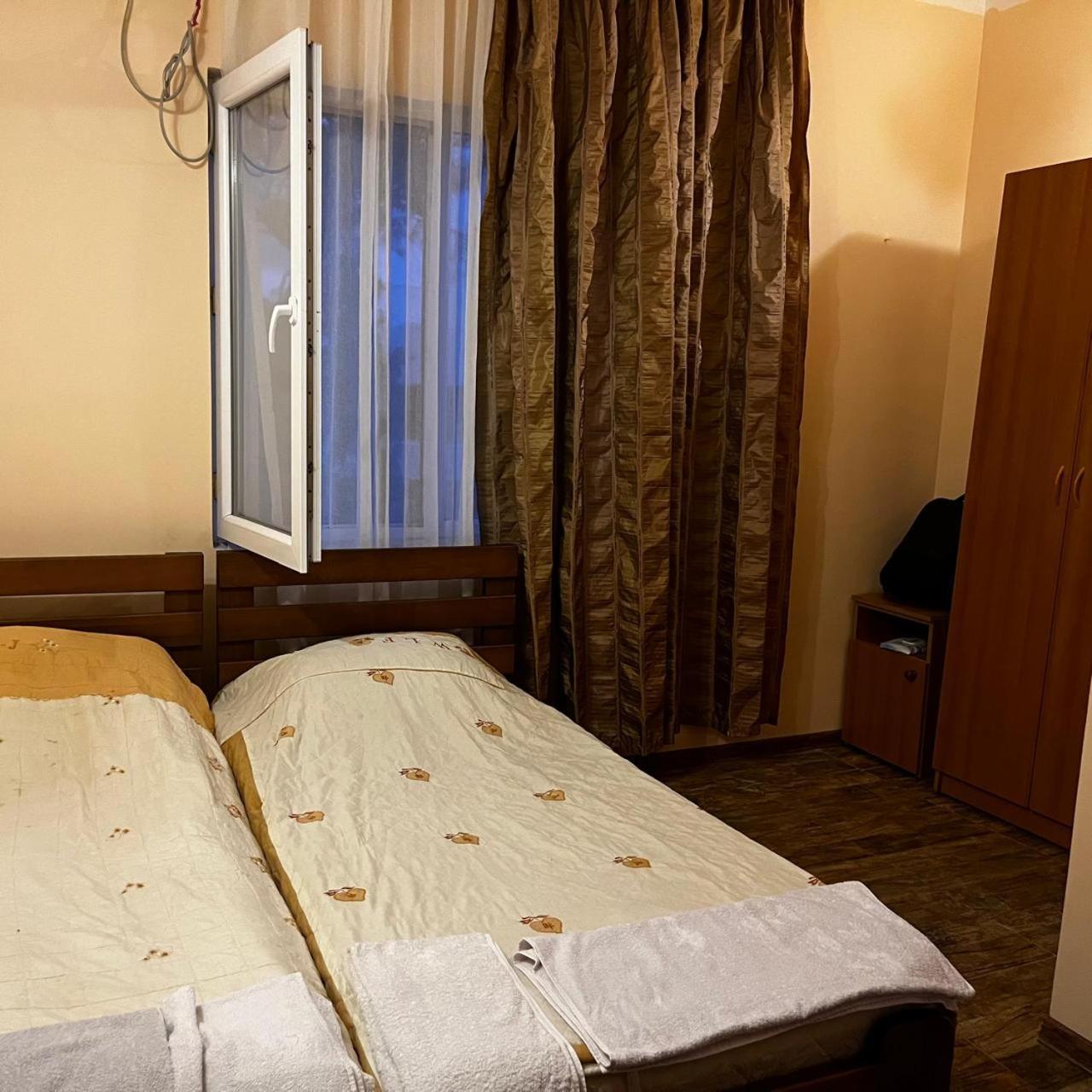 Hotel Premium 乌雷基 外观 照片